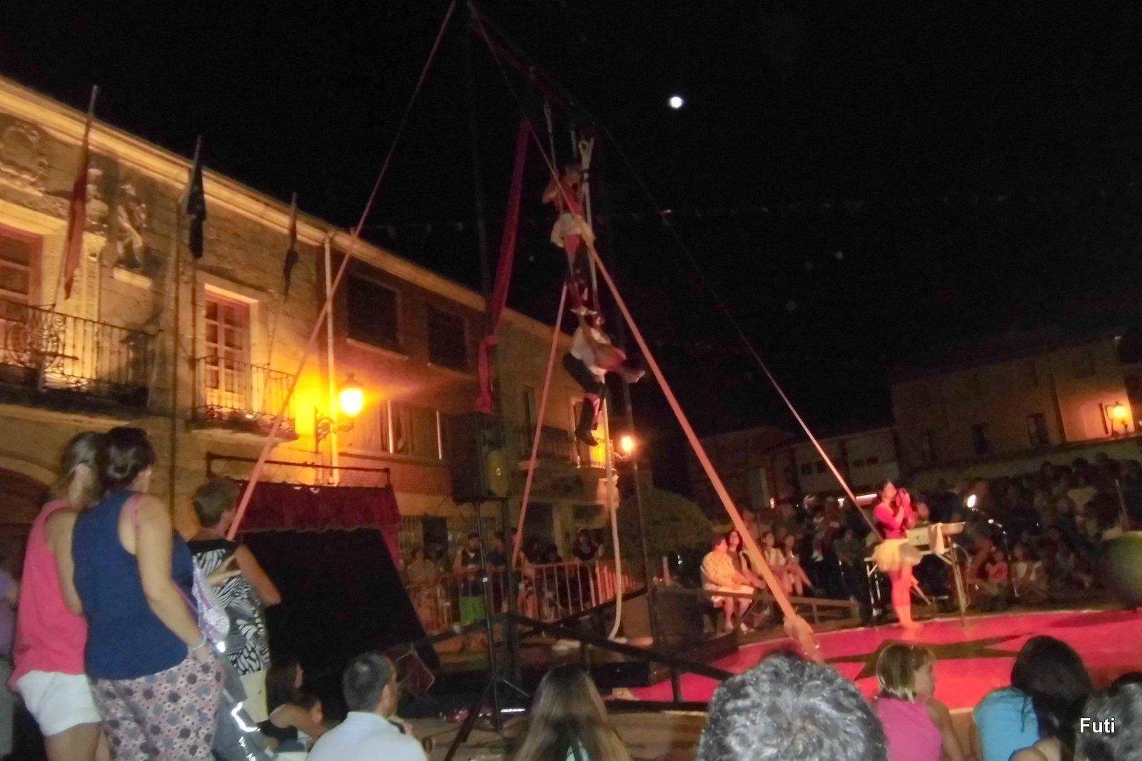 Tiritirantes Circo presentó "Patas Arriba"